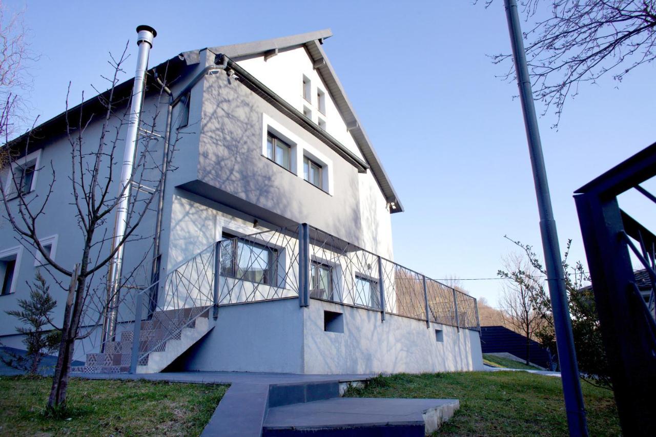 Mira By Atra Bed and Breakfast Teşila Buitenkant foto