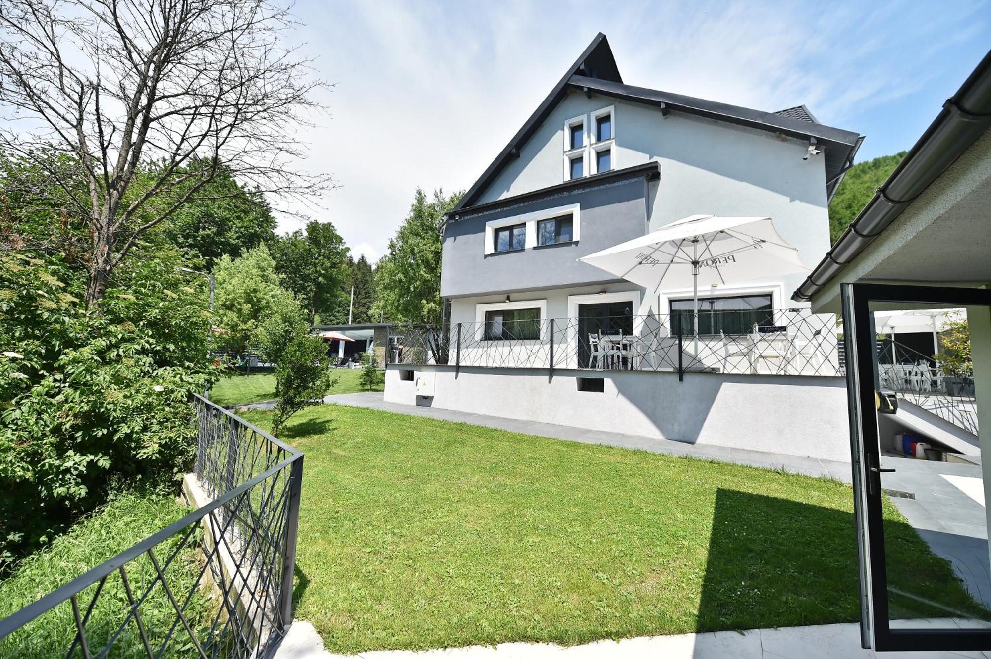 Mira By Atra Bed and Breakfast Teşila Buitenkant foto